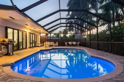 Image de Modern Luxe Design, 4k Sf Pool 5 Min to Beach