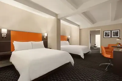 Image de 2 x Signature 2 Queen Beds with Terrace Room at Hotel Edison New York City