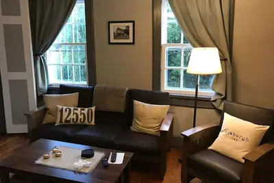Image de #2, Quaint Private Apartment in Historic Building