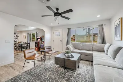 Image de Scottsdale Getaway Pool+Putting Green + Arcade Games