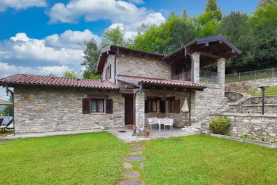 Image de Superbe maison de 2 chambres à Luino