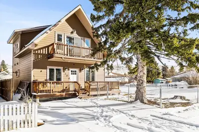Image de Modern Red Lodge Cabin - Walk to Broadway Ave