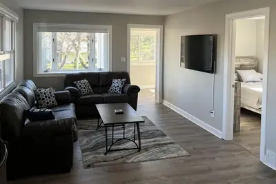 Image de The Lakeside Cottage in Stow!