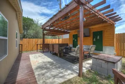 Image de Patio Retreat, Plenty of parking, 3 Bedroom 2 Bath