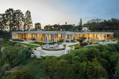 Luxurious Trousdale Estate with Expansive Grounds