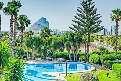 Appartement dans une maison de vacances avec piscine, climatisation, Wifi, Tv, terrasse, parking