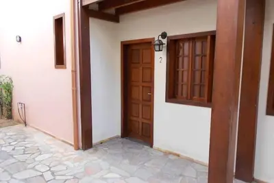 Image de Wooden duplex chalet with swimming pool 300m from the beach