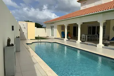 Spacious Villa in Rooi Santo, minutes away from white sandy beaches