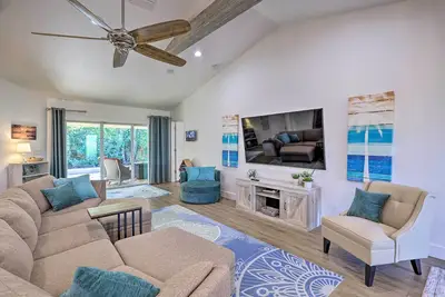 Image de Chic Cocoa Beach Oasis w/ Pool - Steps to Shore!