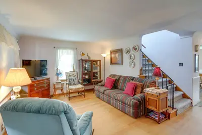 Image de Home w/ Screened-In Porch < 1 Mi to Lake Erie