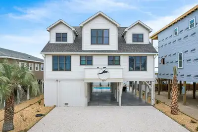 Image de \"Porpoise Point\" - Oceanfront Home, 5 Bedrooms / 5 Bathrooms, w/ Private Pool