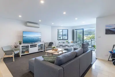 Image de Dolphin Cove 8, 2-6 Government Rd - Air conditioning, Wi-Fi, lift, secure parking and close to town