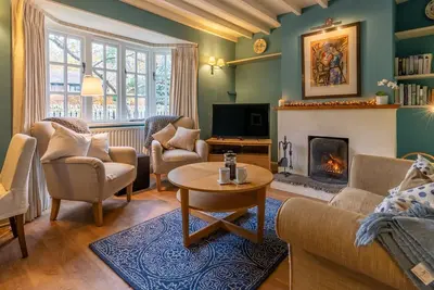 Manor Lodge Cottage - sleeps 4 guests  in 2 bedrooms