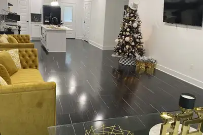 Image de New Modern Luxury Home