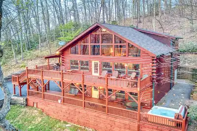 Image de Creek'nWoods Iv -Views-Decks-waterfall-sleeps 14