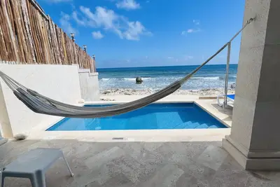 Image de Oceanfront Villa with heated pool. Summer brings turtle and whale sharks.