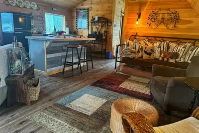 Image de The Loft at Bearpen Mountain--Ski, Hike, Snowmobile!
