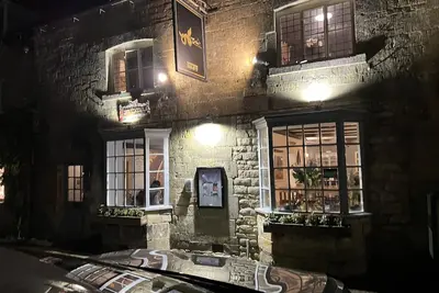 Image de Cotswold High Street Entire 3/4 bedroom apartment & Siam Cottage Thai Restaurant