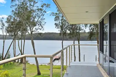 Image de The Lake House - lakeside retreat w. pool & views