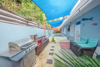 Private pool and located within walking distance from beaches /restaurants.