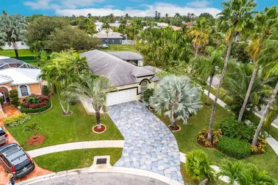 Image de Tropical Oasis W/Heated Pool 2 miles to the Beach
