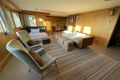 Image de Sunset House Lower Level