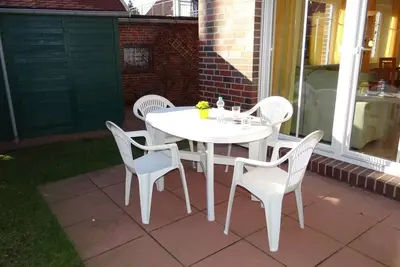 Image de Chic and idyllic location: The terraced house with its approx. 70 square meters is modern