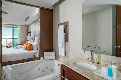 One bdrm suite w/ kitchenette on the beach at Puerto Penasco.