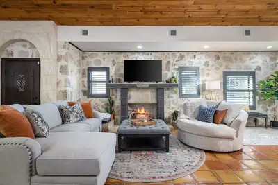 Image de ❀New Listing❀ Evelyn Rose House ❀ Mins to The Rim\/LaCantera\/Six Flags\/Helotes