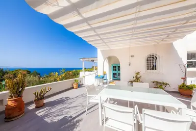 Maison de vacances \"Casa Marine Nature\" avec vue sur montagne, jardin, terrasse & A\/C