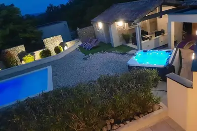 Image de Homerez - Chalet confortable à Lussas avec piscine et jacuzzi