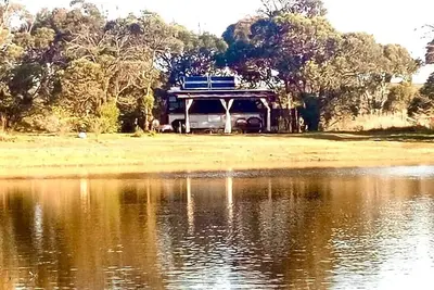 Image de Classic mobile home next to vlei in birdsactuary.