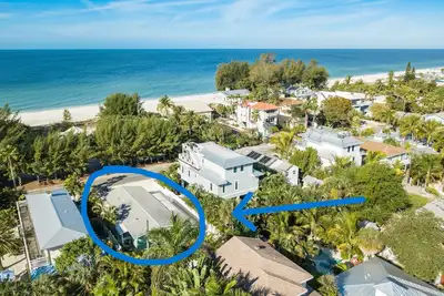 Image de New To The Rental Market Just Steps To The Beach!