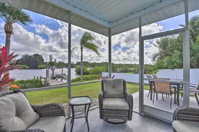 Image de Waterfront Nokomis Escape w\/ Dock, Kayaks & Bikes!