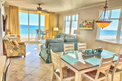 Image de Azure 418 Spacious 4 Bdrm Sleeps 10 w/ seasonal Beach Service Included!