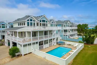 Daydream Believer: Private Pool | Cabana Service