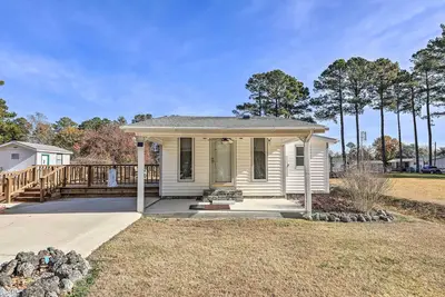 Image de 'Cozy Cottage' w/ Shared Dock on Dawson Creek