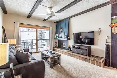 Image de Cozy Mountain Retreat at The Rockies!