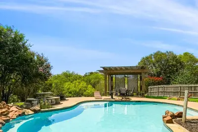 Image de Elite 4br/2b Home with Hot Tub, Pool, and Bbq