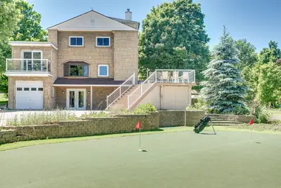 Image de Paradise Manor w/ Hot tub, Sauna & Putting Green (96216)