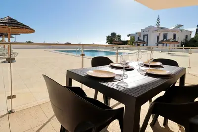 Image de Olhos D' Água 1br W/Pool & Parking by LovelyStay