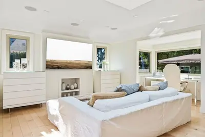 Image de Private Designer Home in West Hollywood