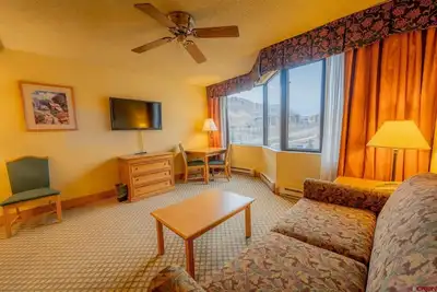 Image de Base Village - Grand Lodge King Bedroom Suite