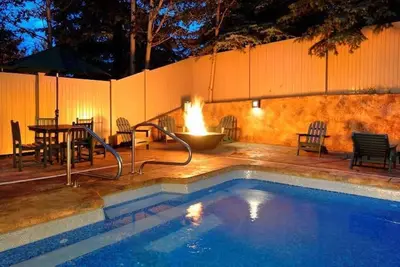 Image de 3 Br suite located less than 1 mile from Beaver Creek with free shuttle service!