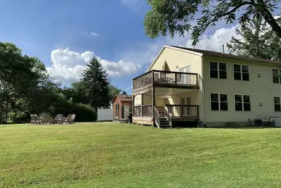 Image de Beautiful 2 unit whole house, in a perfect location, great for groups up to 17