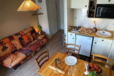 Image de Luchon 2 Pieces En Rdc Avec Jardinet Et Parking