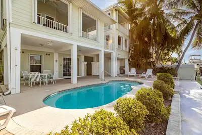 Image de Canalfront house with private pool, WiFi, private washer\/dryer, and central Ac