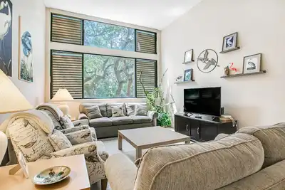 Image de Beautifully updated condo in Amelia Island Plantation with balcony & pool
