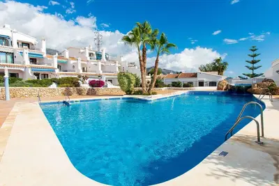 Image de Merveilleuse maison de vacances pour 4 personnes avec climatisation, Wifi, piscine, Tv et patio