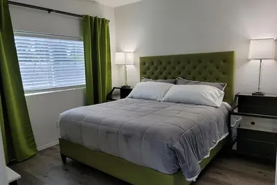 Image de #204 New Beautiful Modern Condo Downtown Monroe!